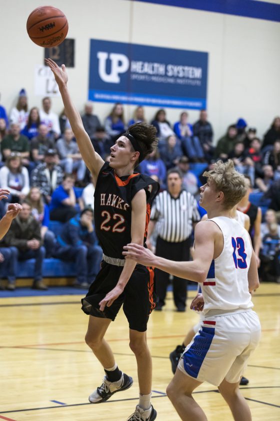 Boys Basketball Bolts bury RepublicMichigamme News, Sports, Jobs